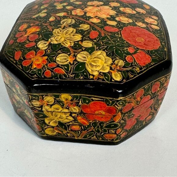 Vintage Hand-Painted Paper Mache Floral Trinket Box - Picture 4 of 9